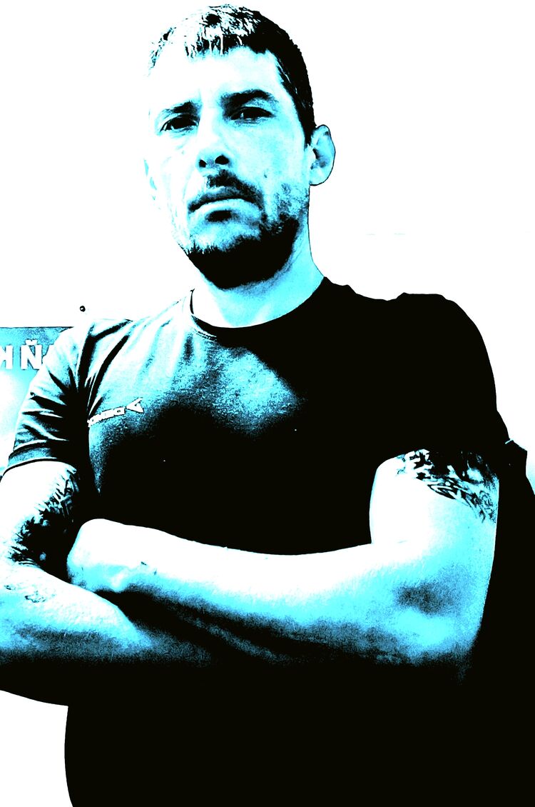 51628628  Alexander, 39 ,    
