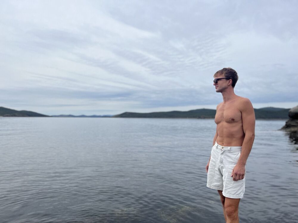  38174488  DENNISV, 30 ,    