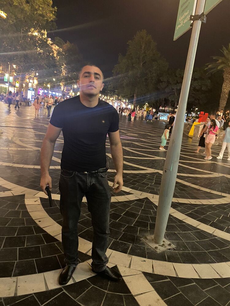  39018658  Ali, 33 ,    