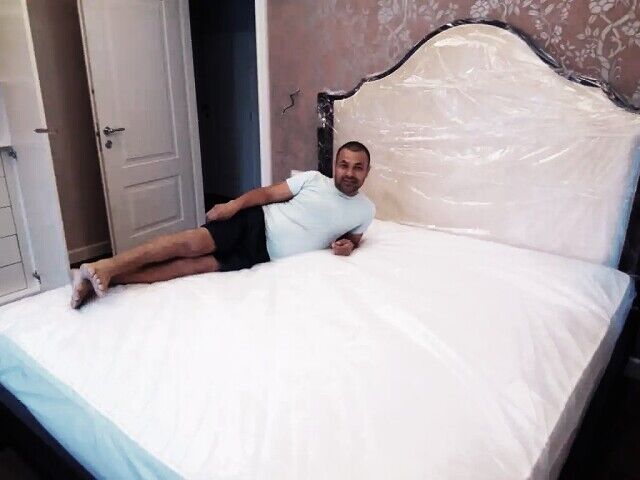  18848398  Ulmas, 46 ,    