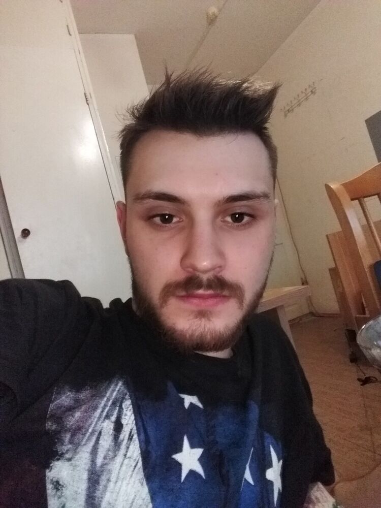  21535548  Maks, 28 ,    -