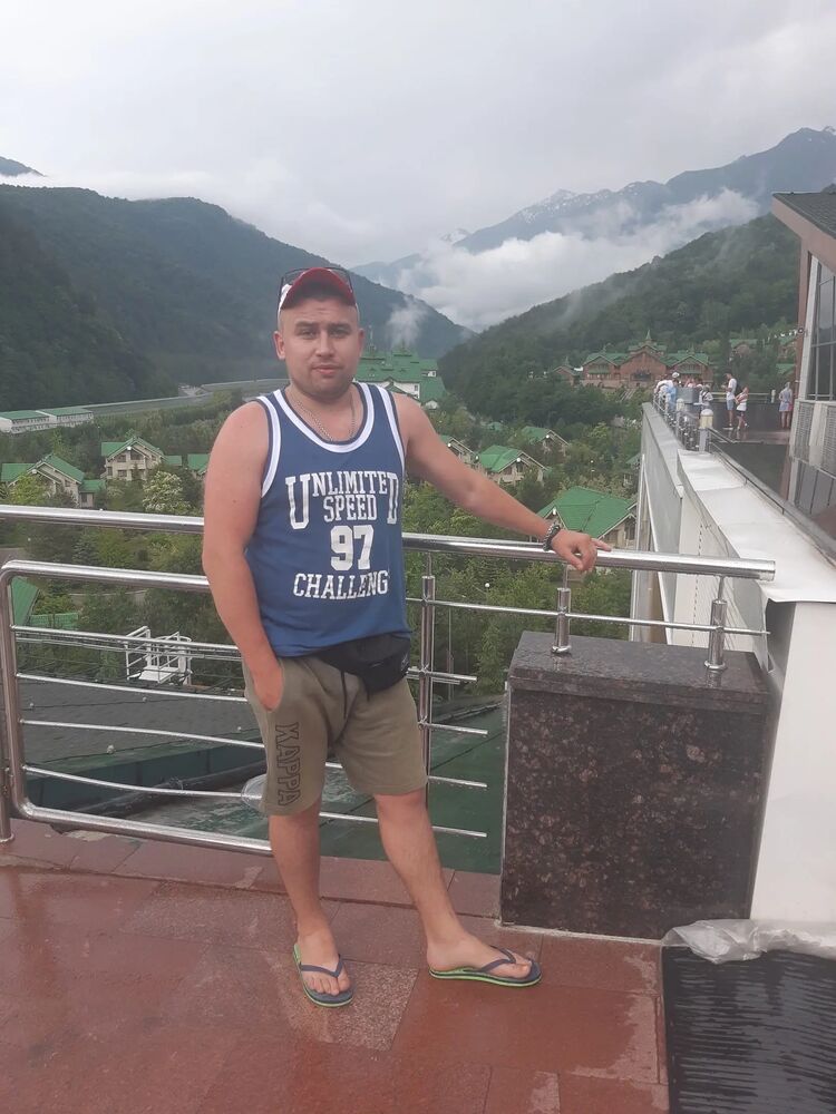  40132878  , 32 ,    