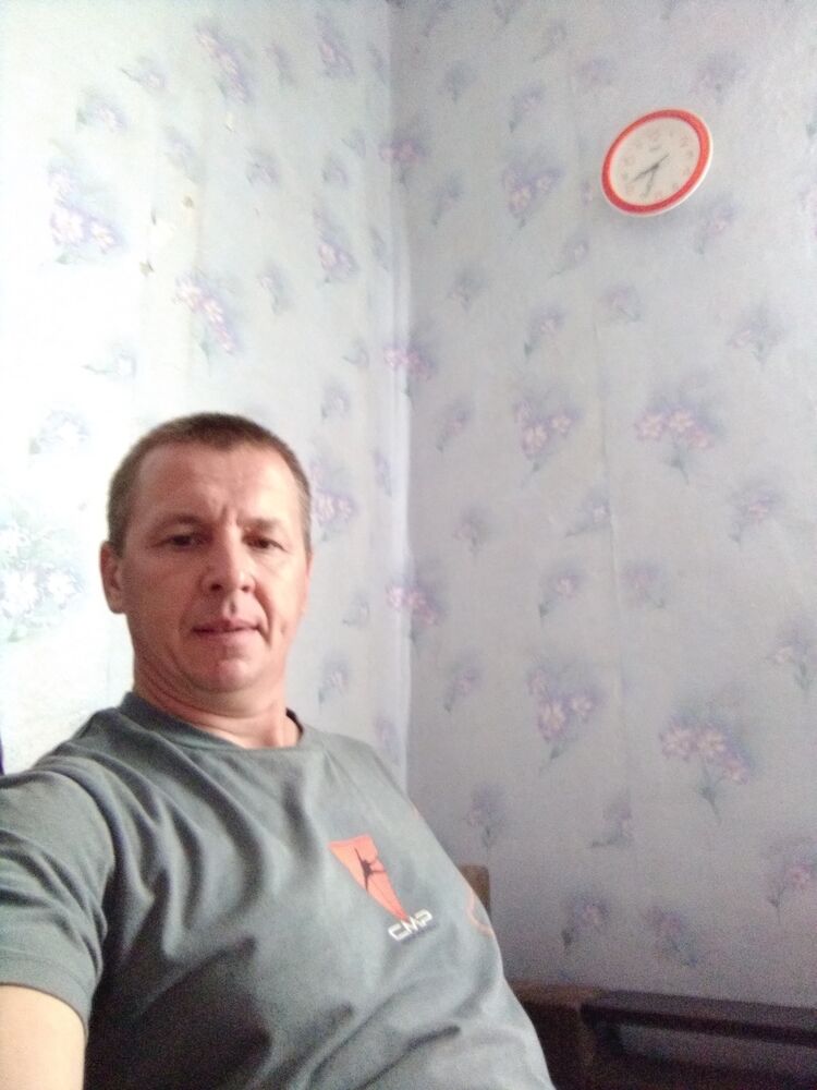  45895618  Ivan, 41 ,    