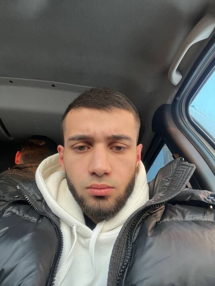  44938338  Azizdjon, 26 ,    