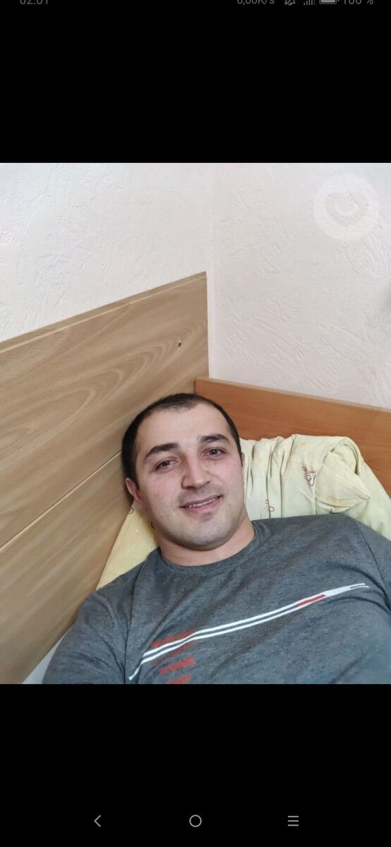 18394308  Shamil, 40 ,    