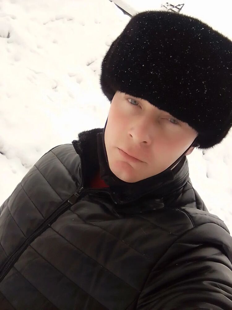  46624298  Viktor, 28 ,    