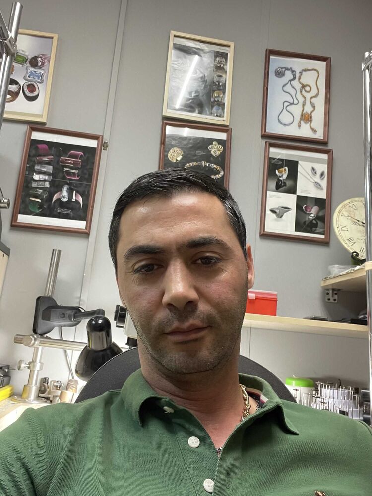  ,   Artur, 38 ,   ,   