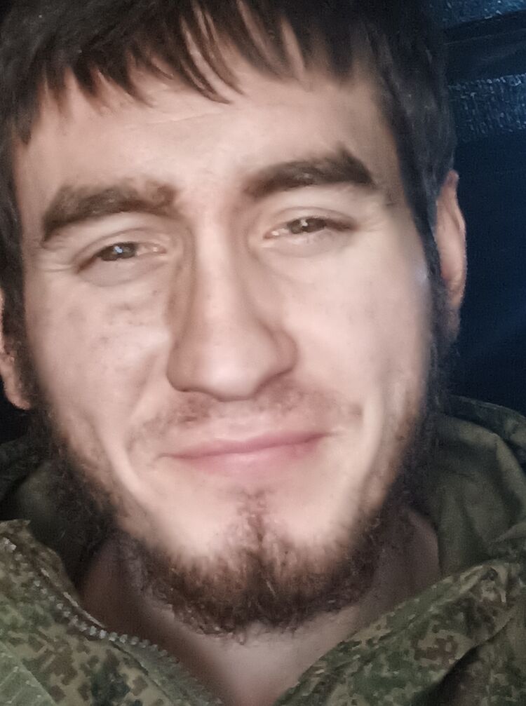  44371068  Yscha, 26 ,    