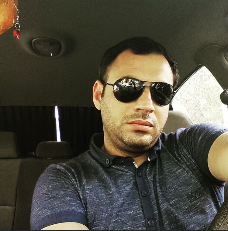 46862048  Zaur, 44 ,    