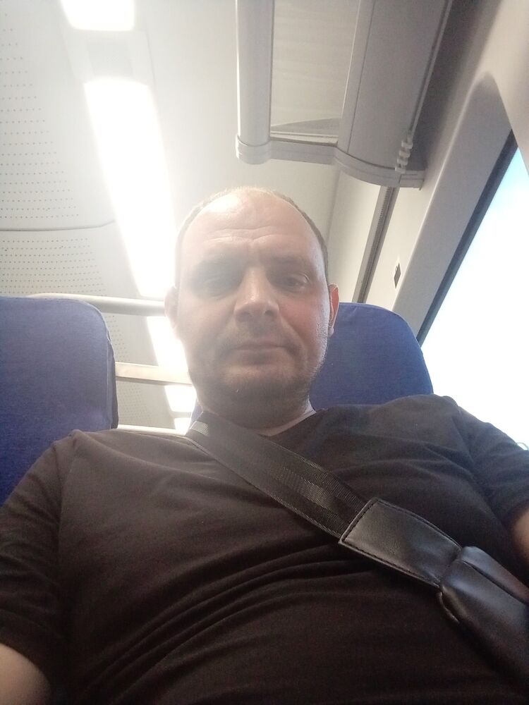  52521288  Pavel, 38 ,    
