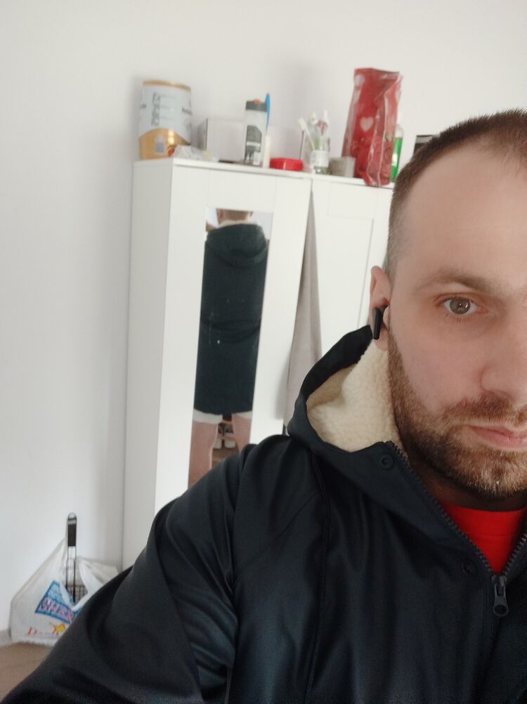  39228878  , 37 ,    