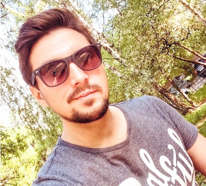  13345248  Viktor, 38 ,    