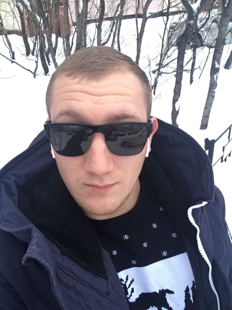  10976868  Robert, 32 ,     