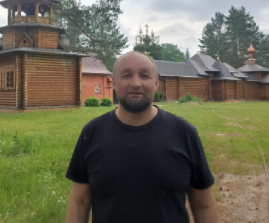  52476338  Dmitry, 49 ,    