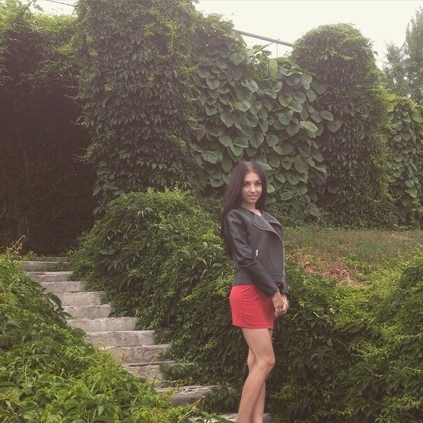  6706898  Nina, 30 ,    
