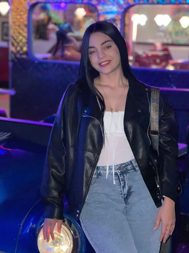  46967458  Fatima, 29 ,    