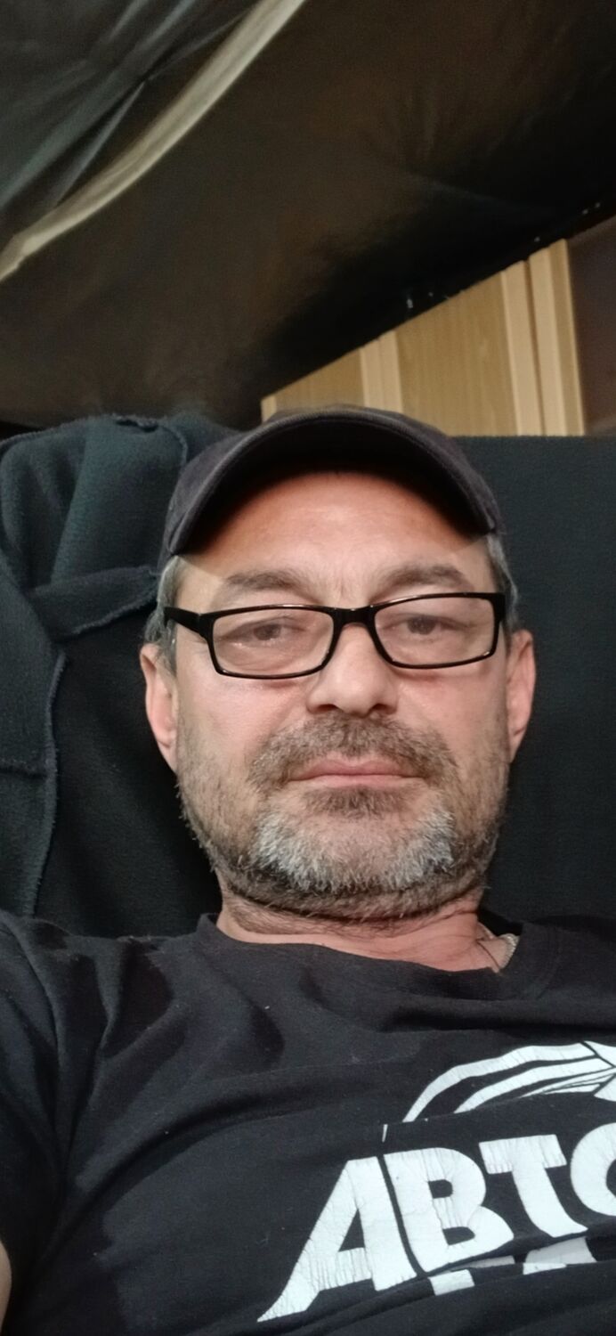  44308958  Alex, 49 ,    