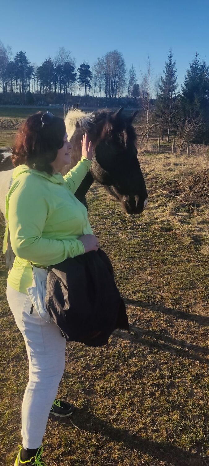  ,   Eva, 53 ,   ,   