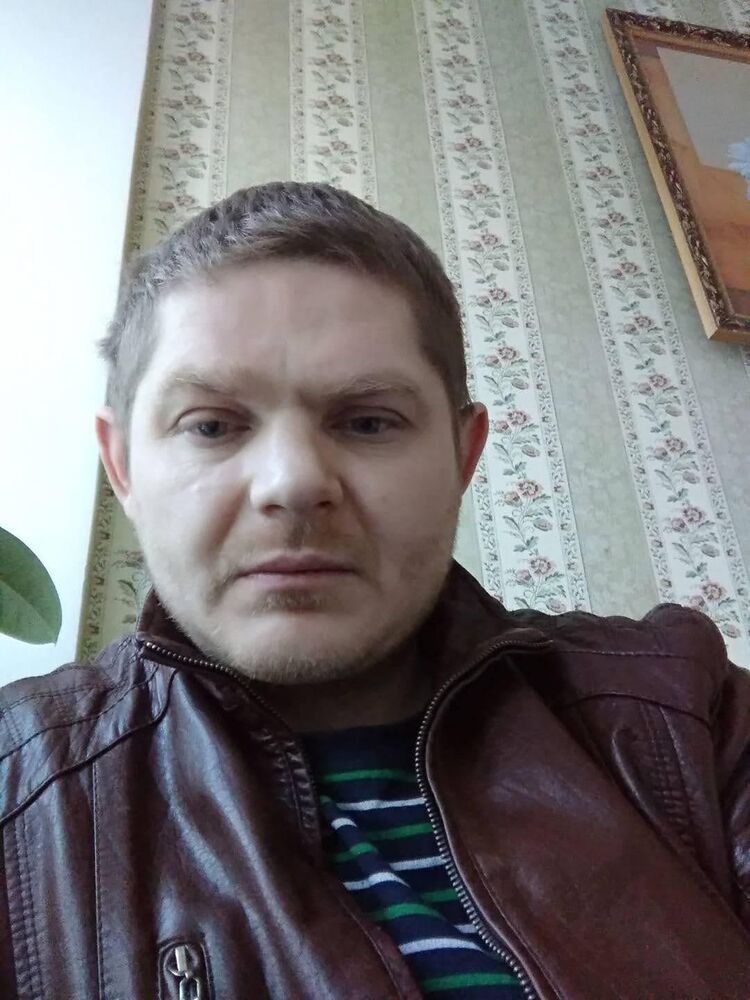  25200108  Oleg, 45 ,    