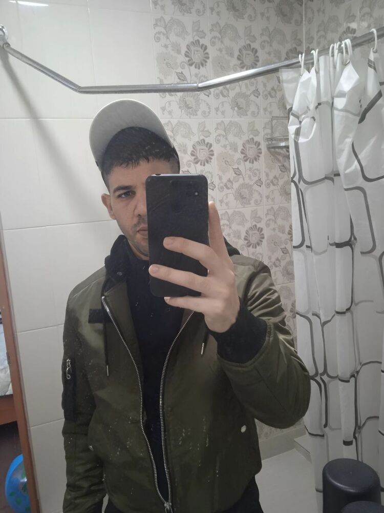  45458888  Yuniel, 32 ,    Deleted