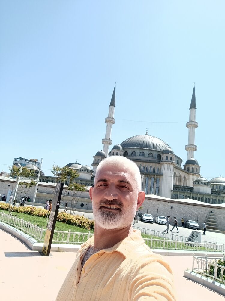  51065088  Gokhan, 46 ,    
