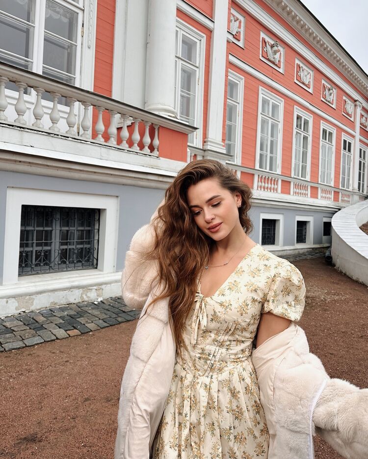  ,   Victoria, 23 ,   ,   