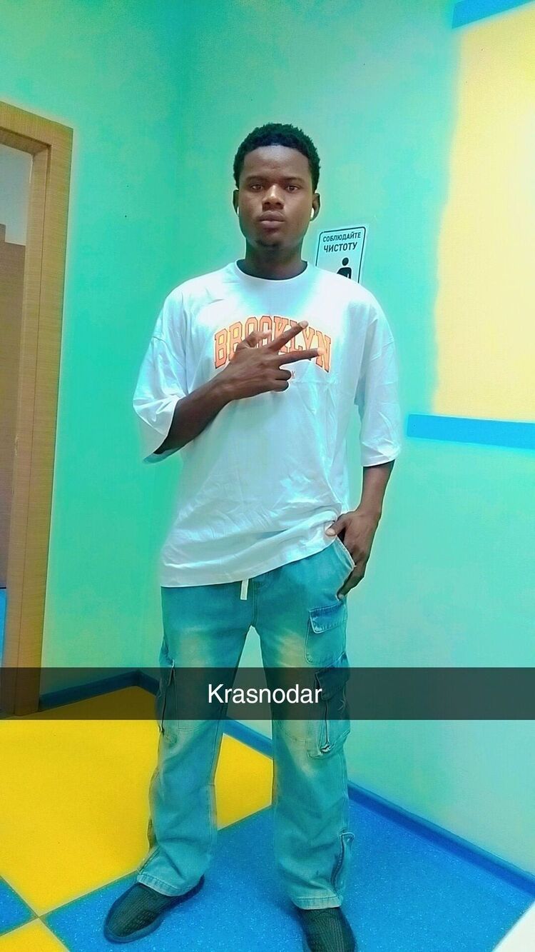  46982048  Diadie, 28 ,    