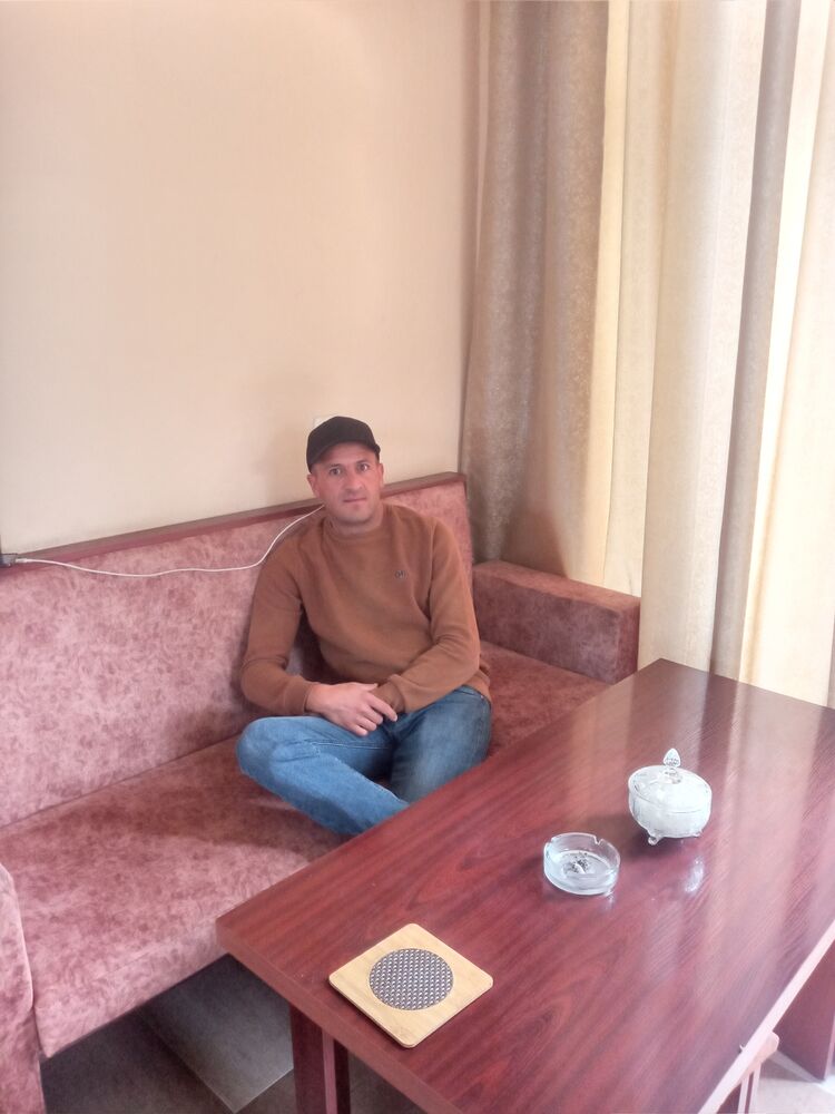  42008718  Elbar, 43 ,    -