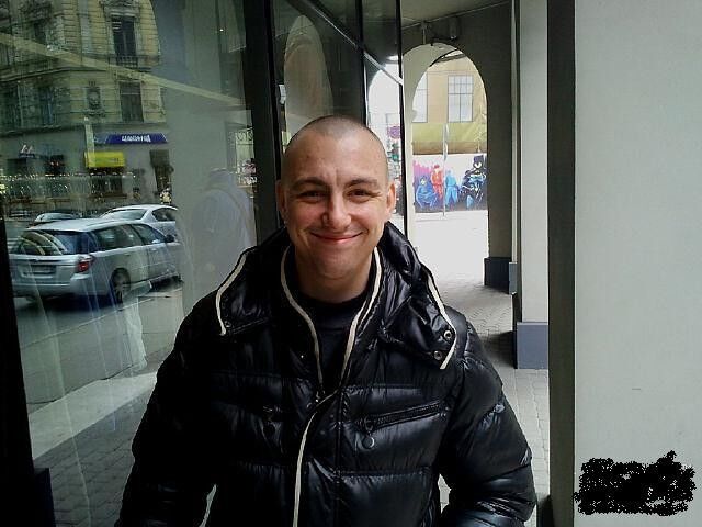  4330438  Aleksej, 38 ,    