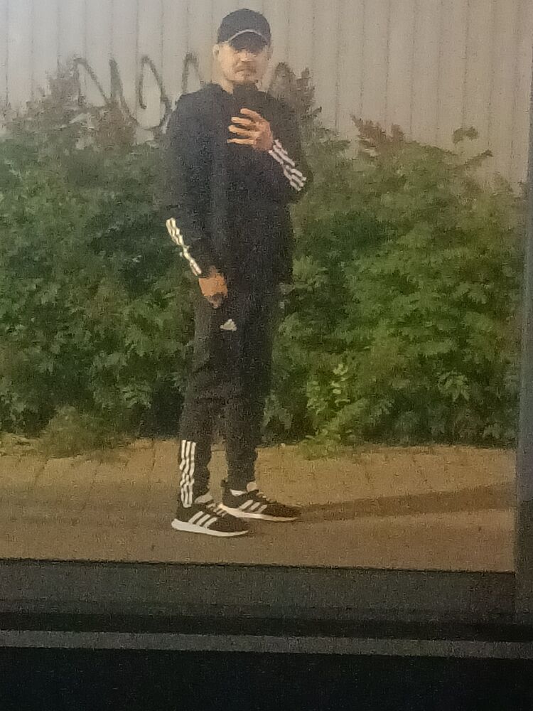  53408068  , 42 ,    