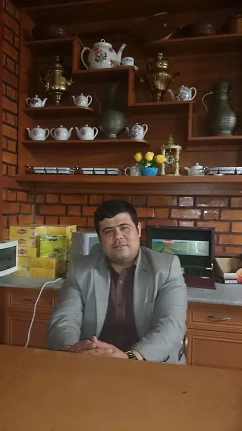  5600468  Aron, 40 ,    