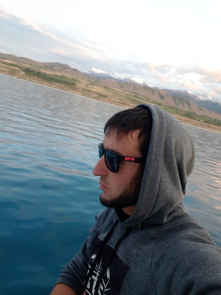 22357658  Shamil, 30 ,    