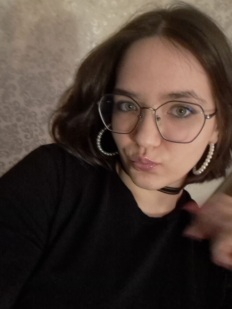  ,   Anna, 22 ,   ,   