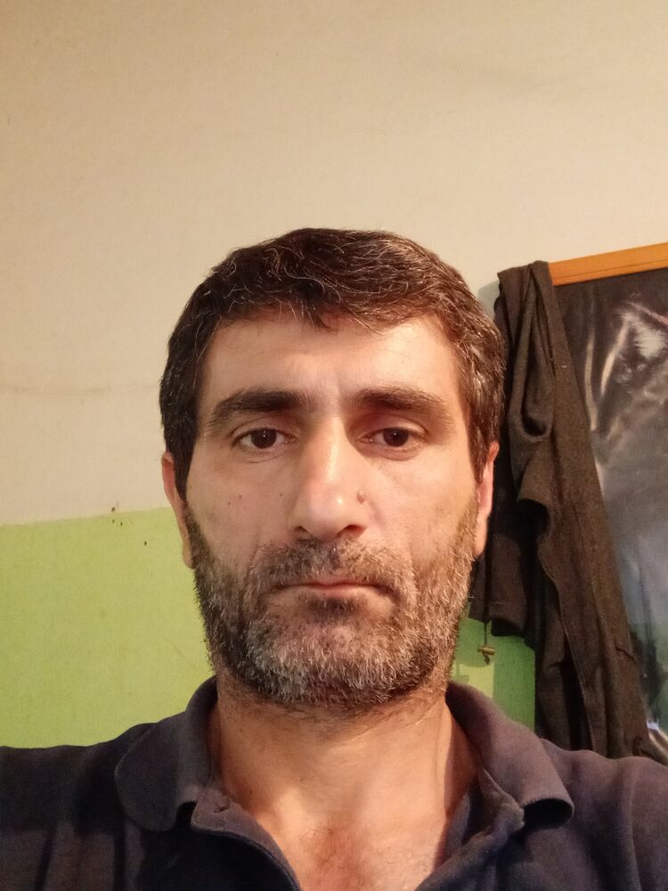  43154858  Lasha, 47 ,    