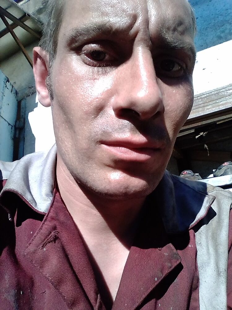  ,   Mikhail, 37 ,   ,   , c 