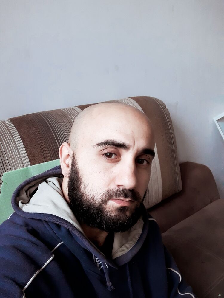  23559348  , 37 ,    