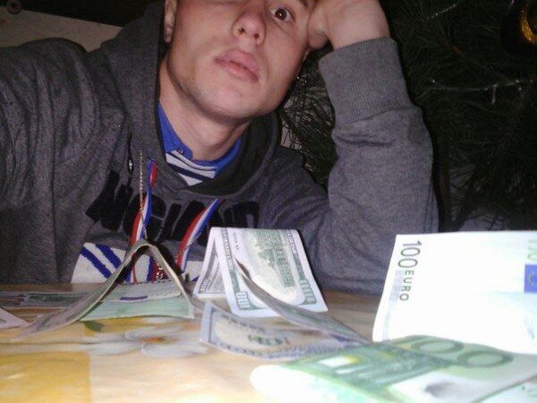  27707428  Maksim, 32 ,    