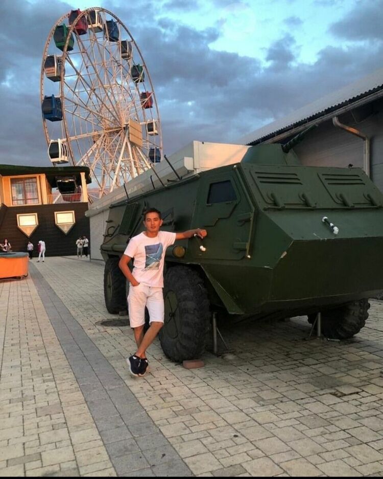  20609338  Elzhas, 30 ,    