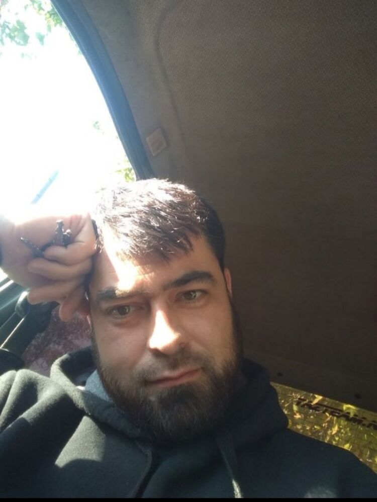  40713168  , 37 ,    