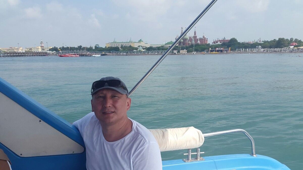  ,   Rustam, 42 ,  