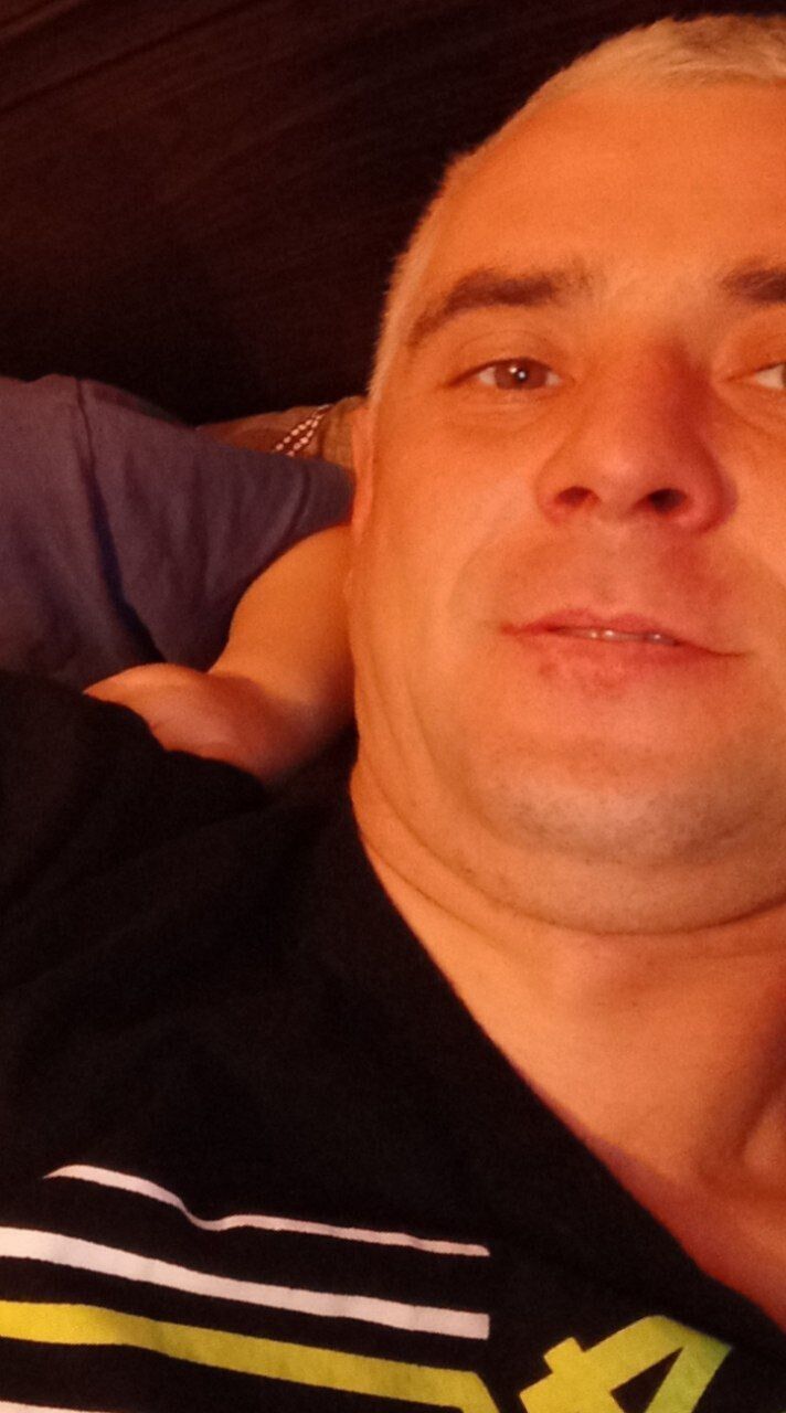  40228268  Sahsa , 37 ,    