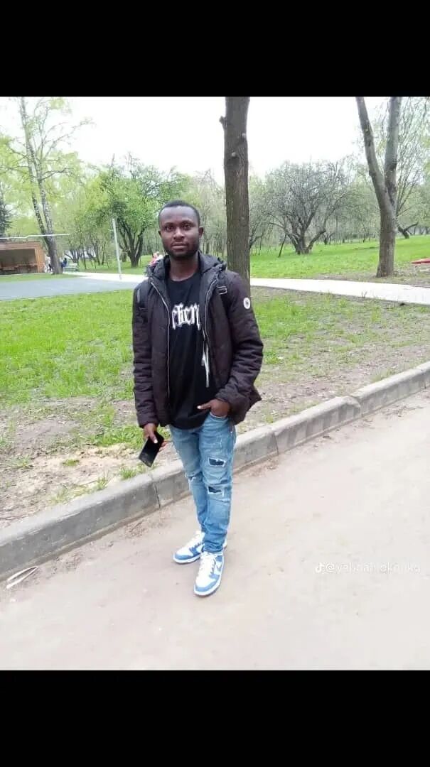  54134658  Yeboah, 35 ,    