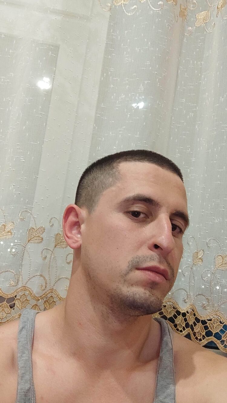  45053918  Danis, 28 ,     