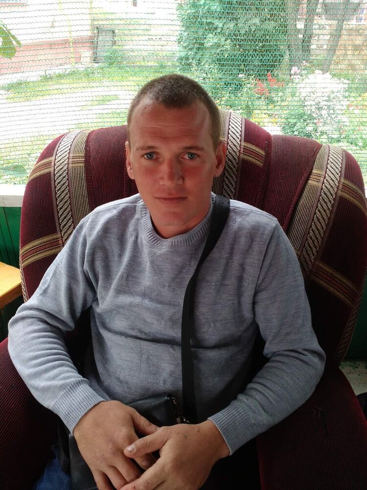  22519068  German, 38 ,    