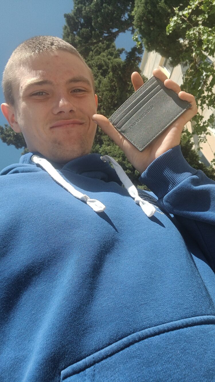  43031538  , 25 ,    