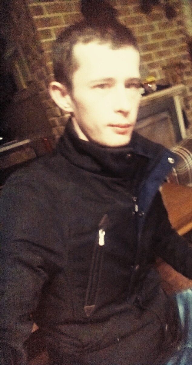  10512918  Serhii, 30 ,    