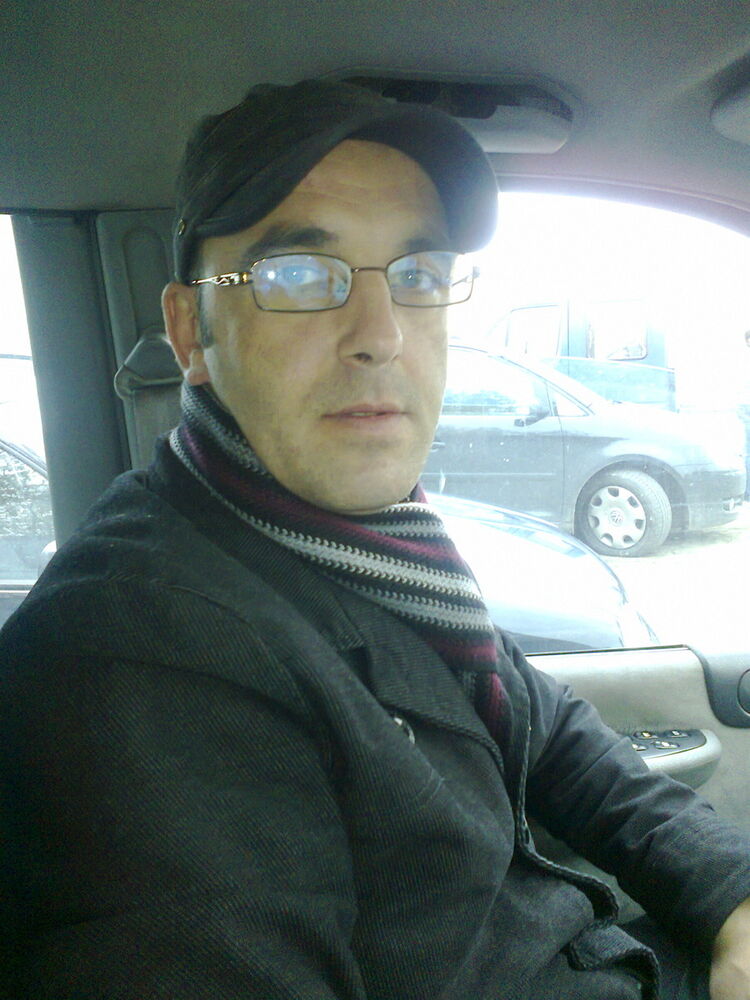  7775758  Sergei, 49 ,    