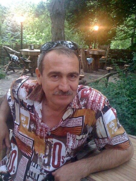  23543718  Vasile, 63 ,    