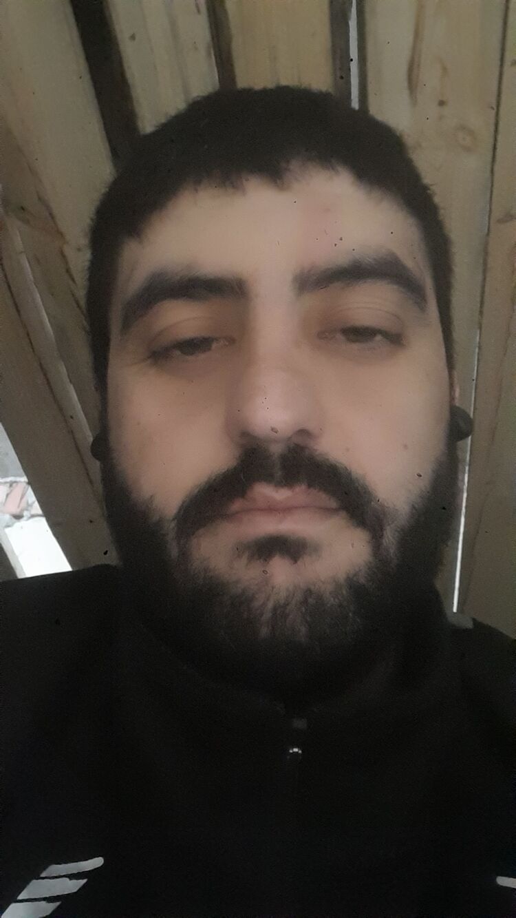  --,   Suren, 32 ,   ,   