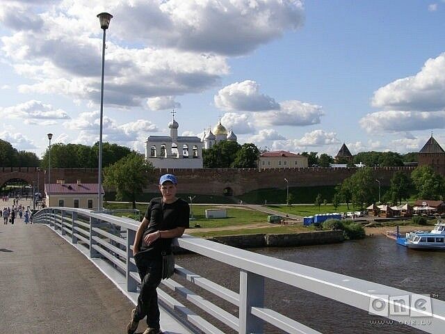  13074728  Ruslan, 38 ,     